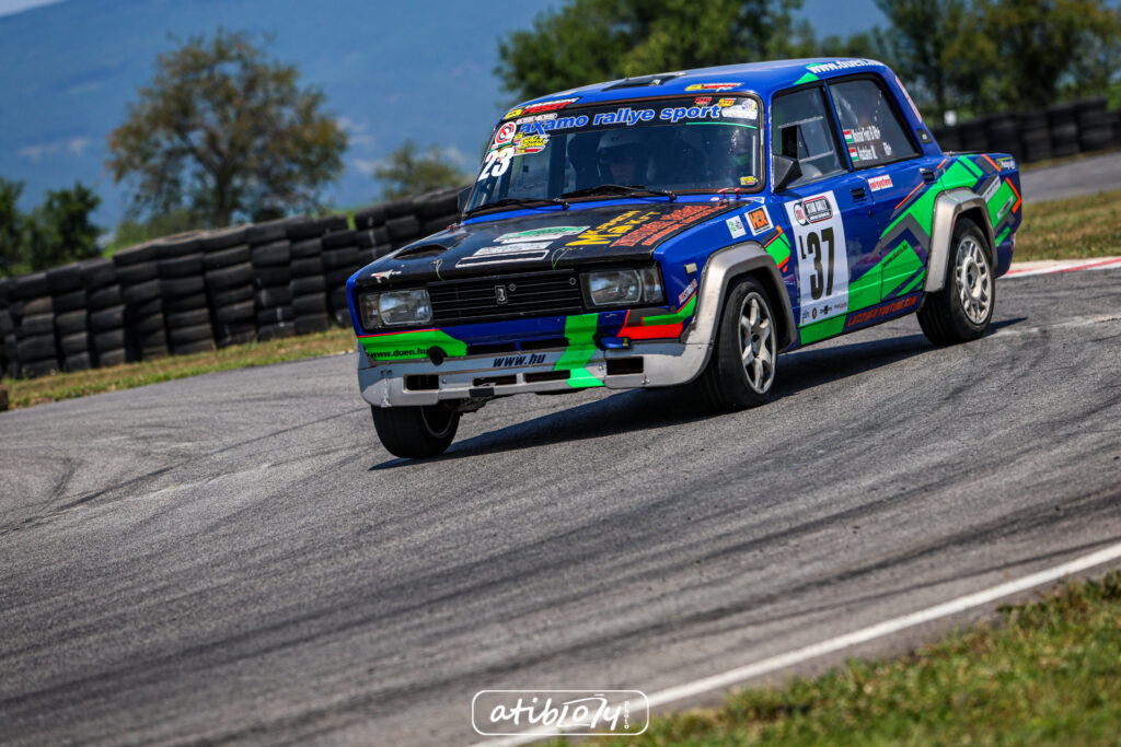 2R5A9256