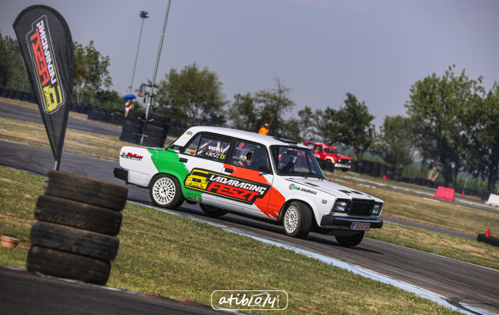 2R5A9832