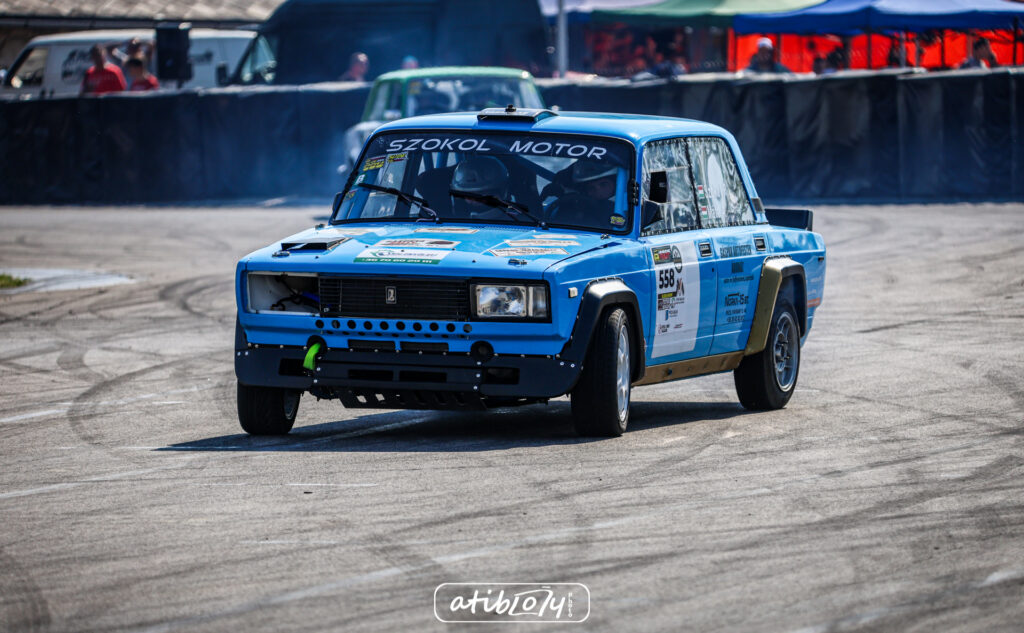 2R5A9886